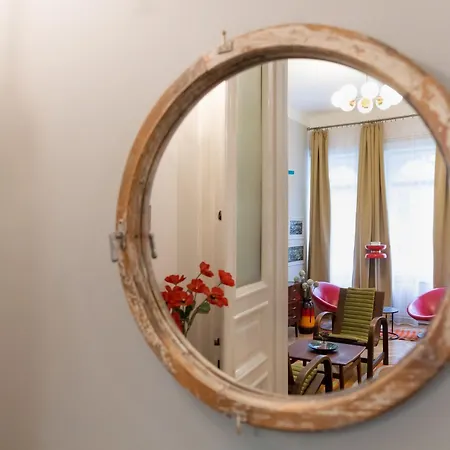 Time Wanderer Apartment Budapest Exterior photo