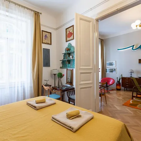 Time Wanderer Apartment Budapest Exterior photo
